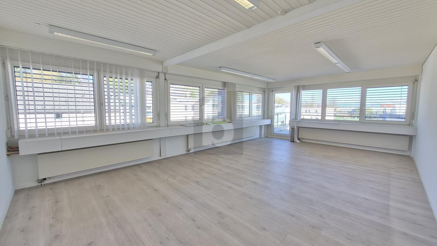 Bureau de 401m²