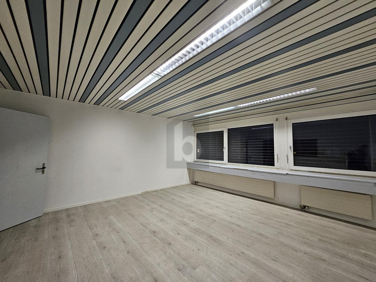 Bureau de 401m²