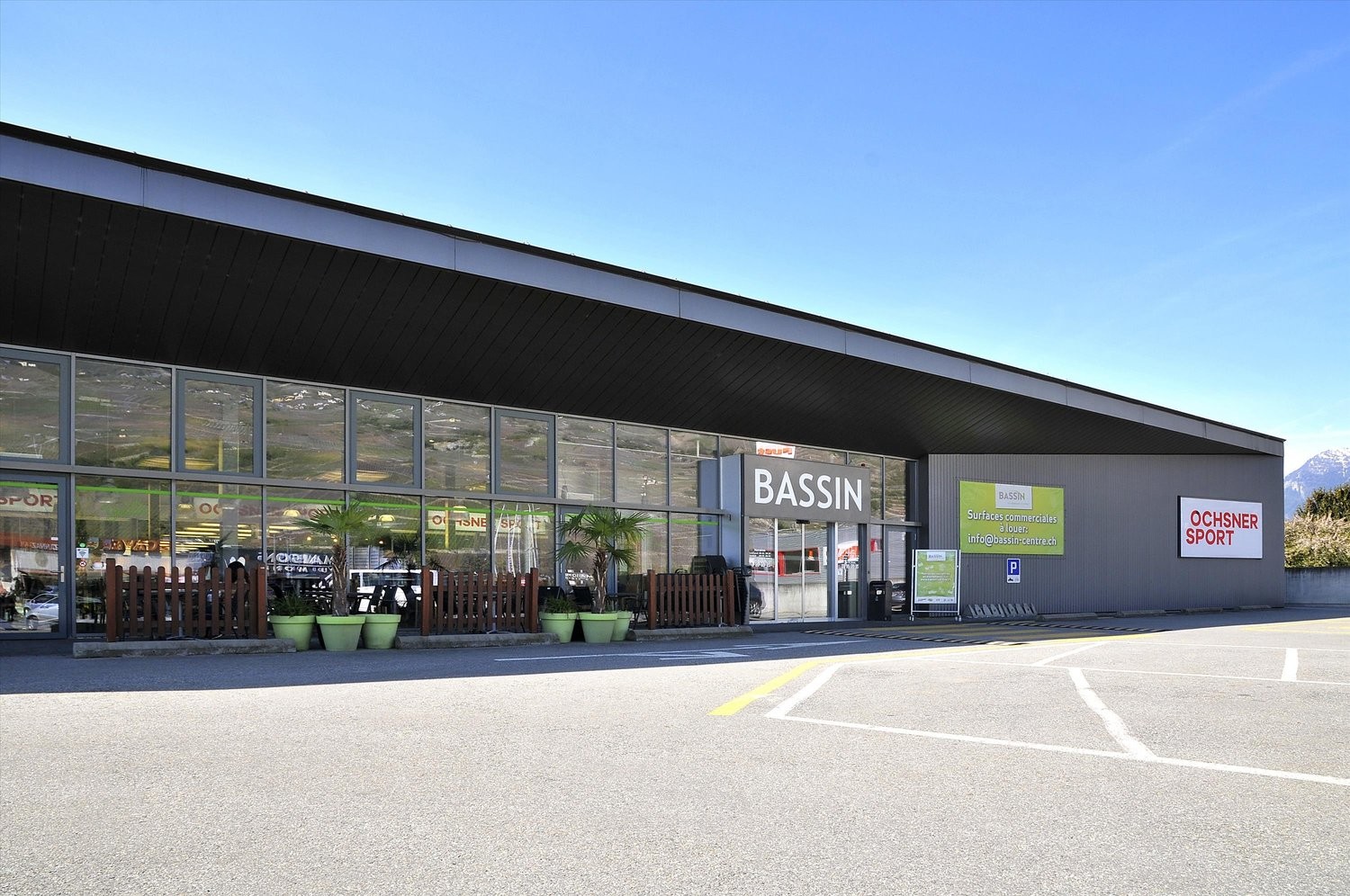 80m² shop, photo 1 sur 3
