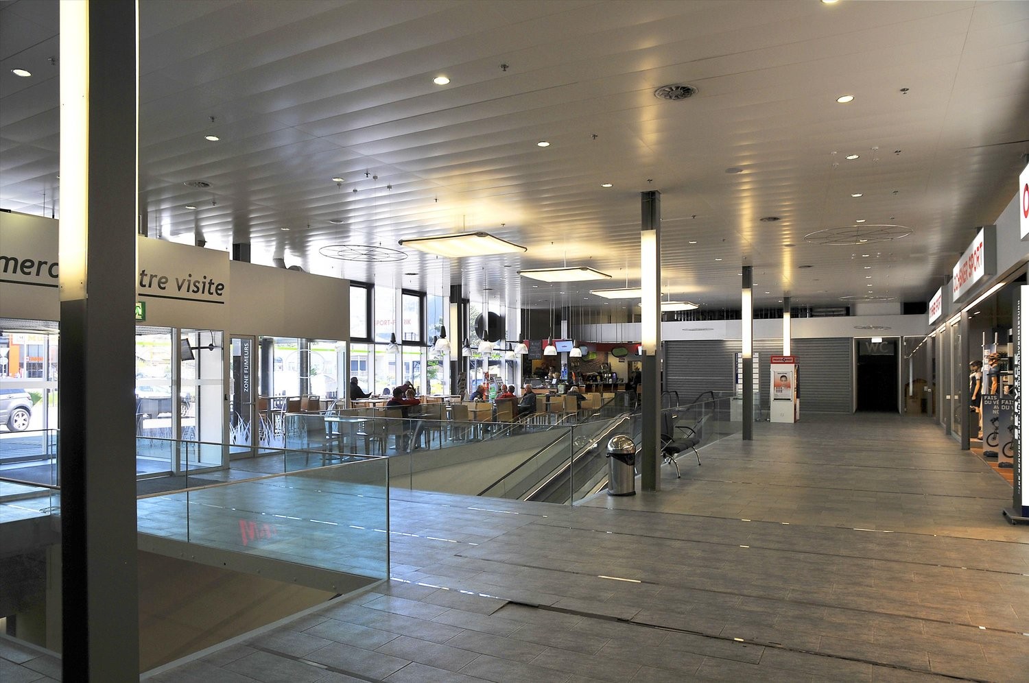 80m² shop, photo 2 sur 3