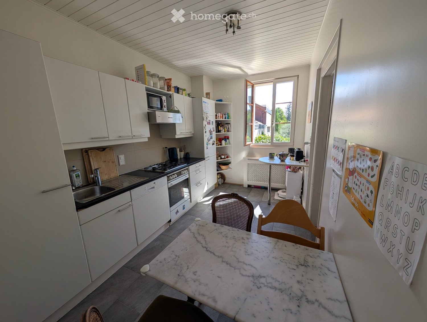 5 rooms apartment