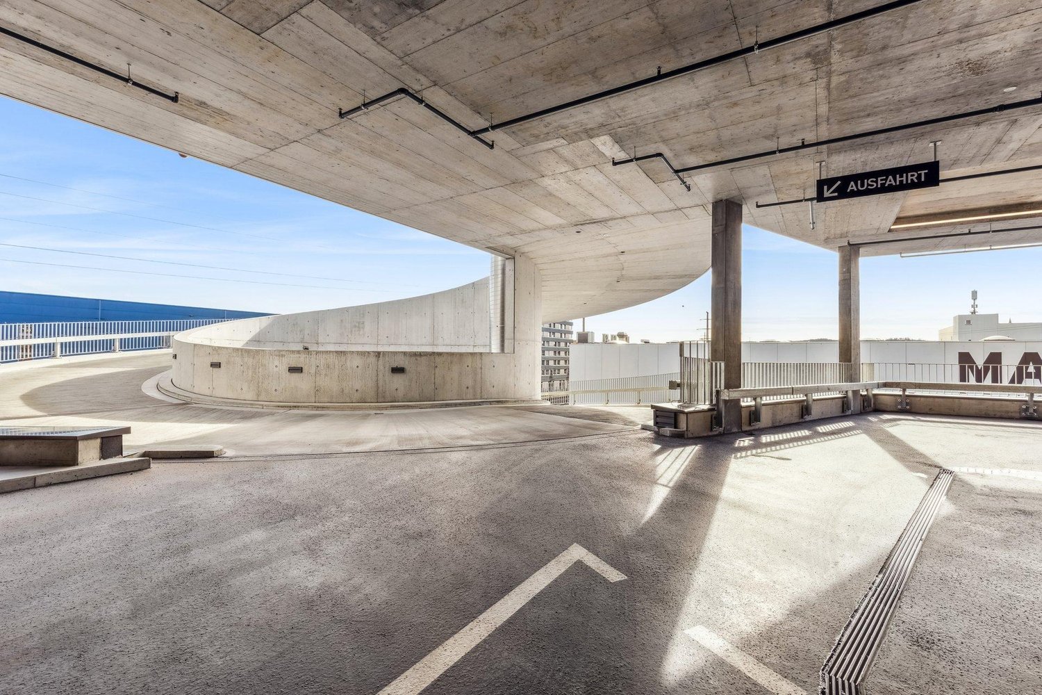 1600m² commercial