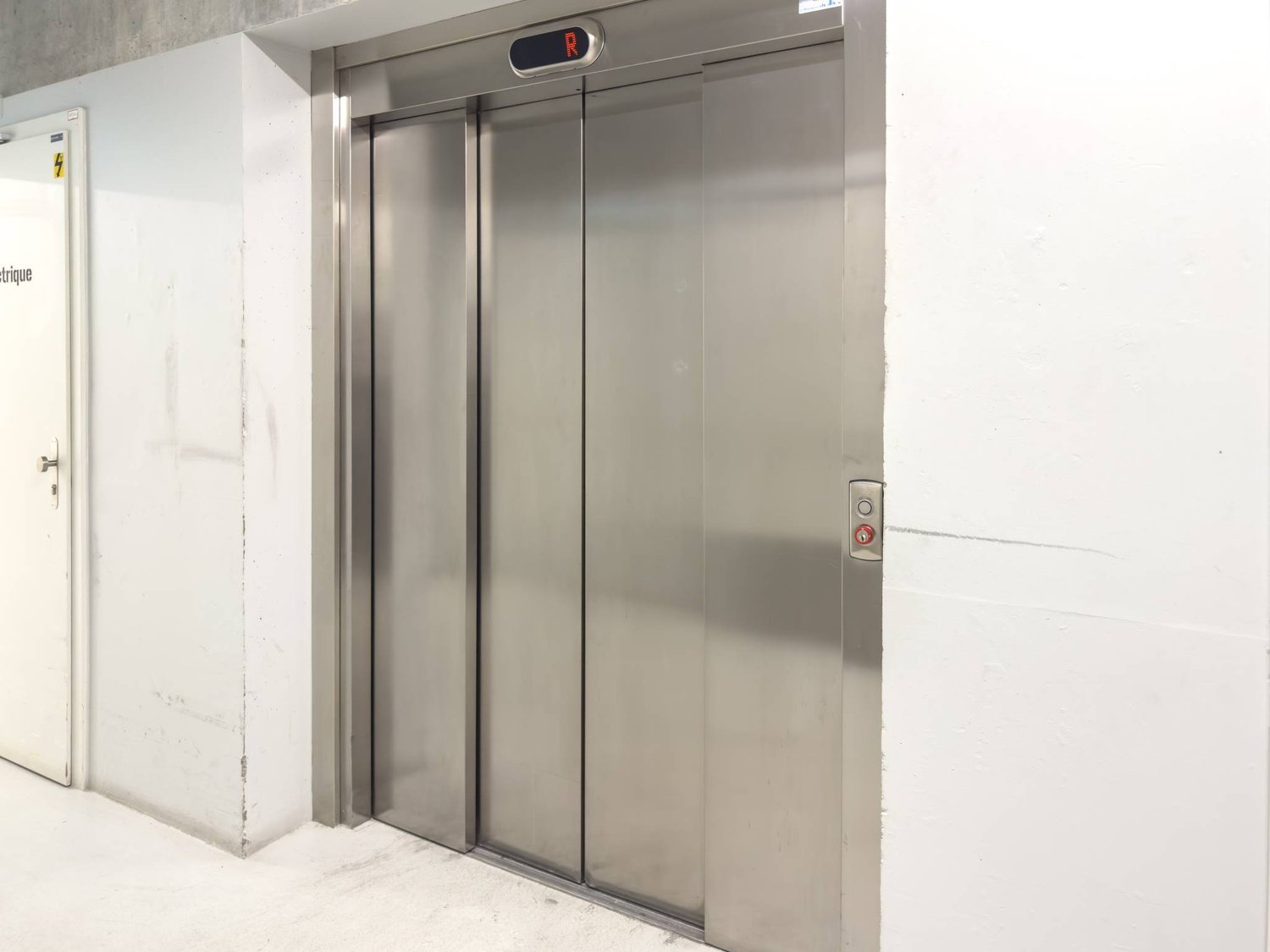 150m² commercial, photo 4 sur 8