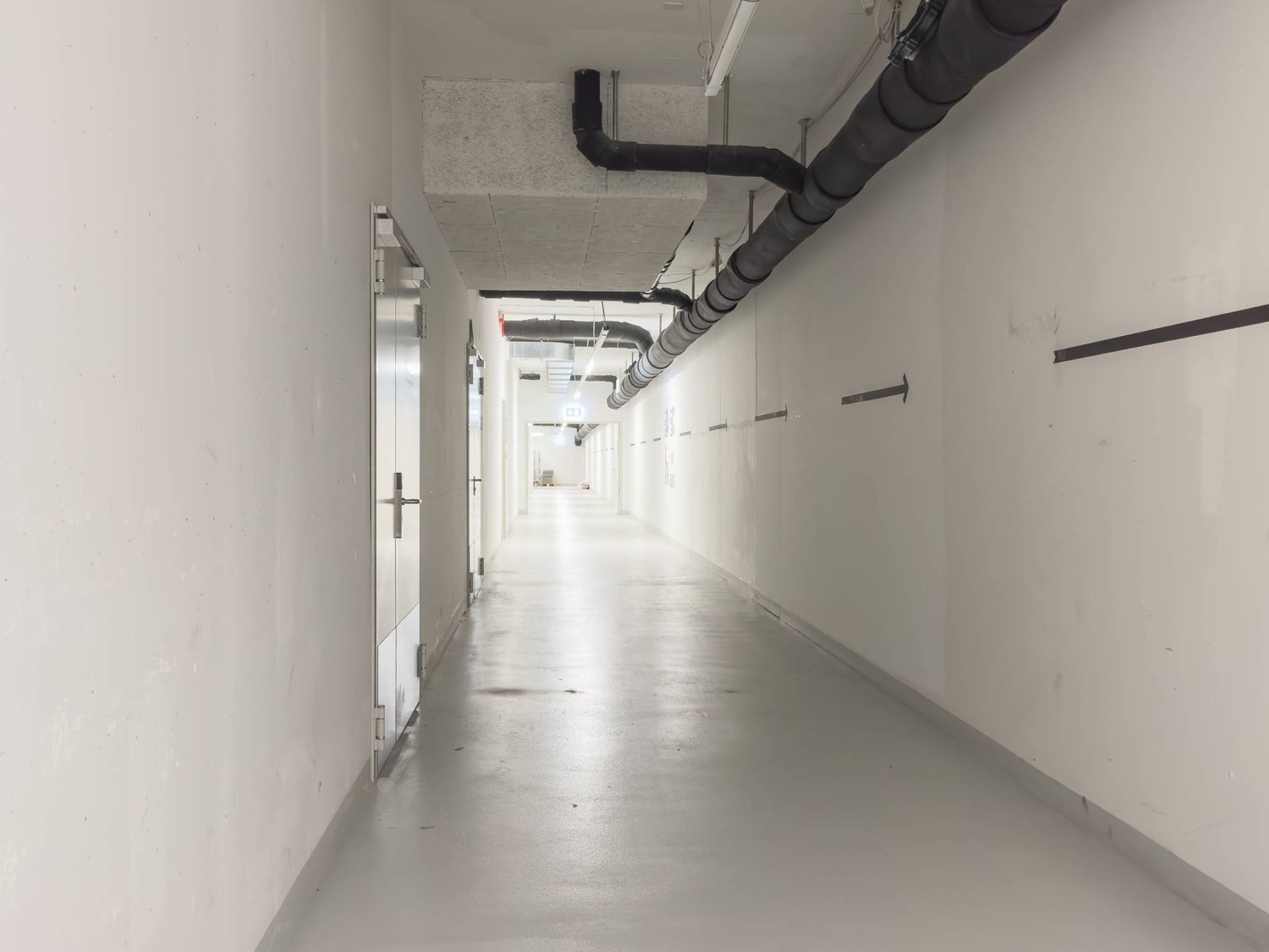 150m² commercial, photo 5 sur 8