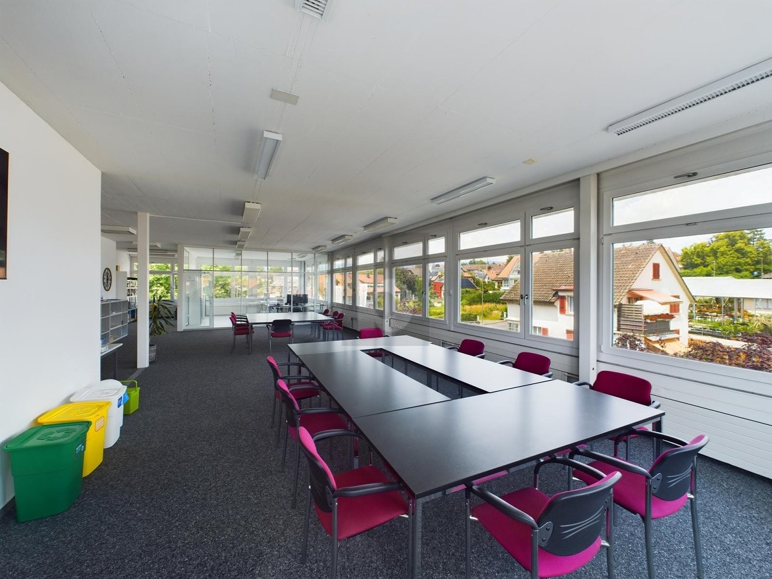 Bureau de 127m², photo 2 sur 3