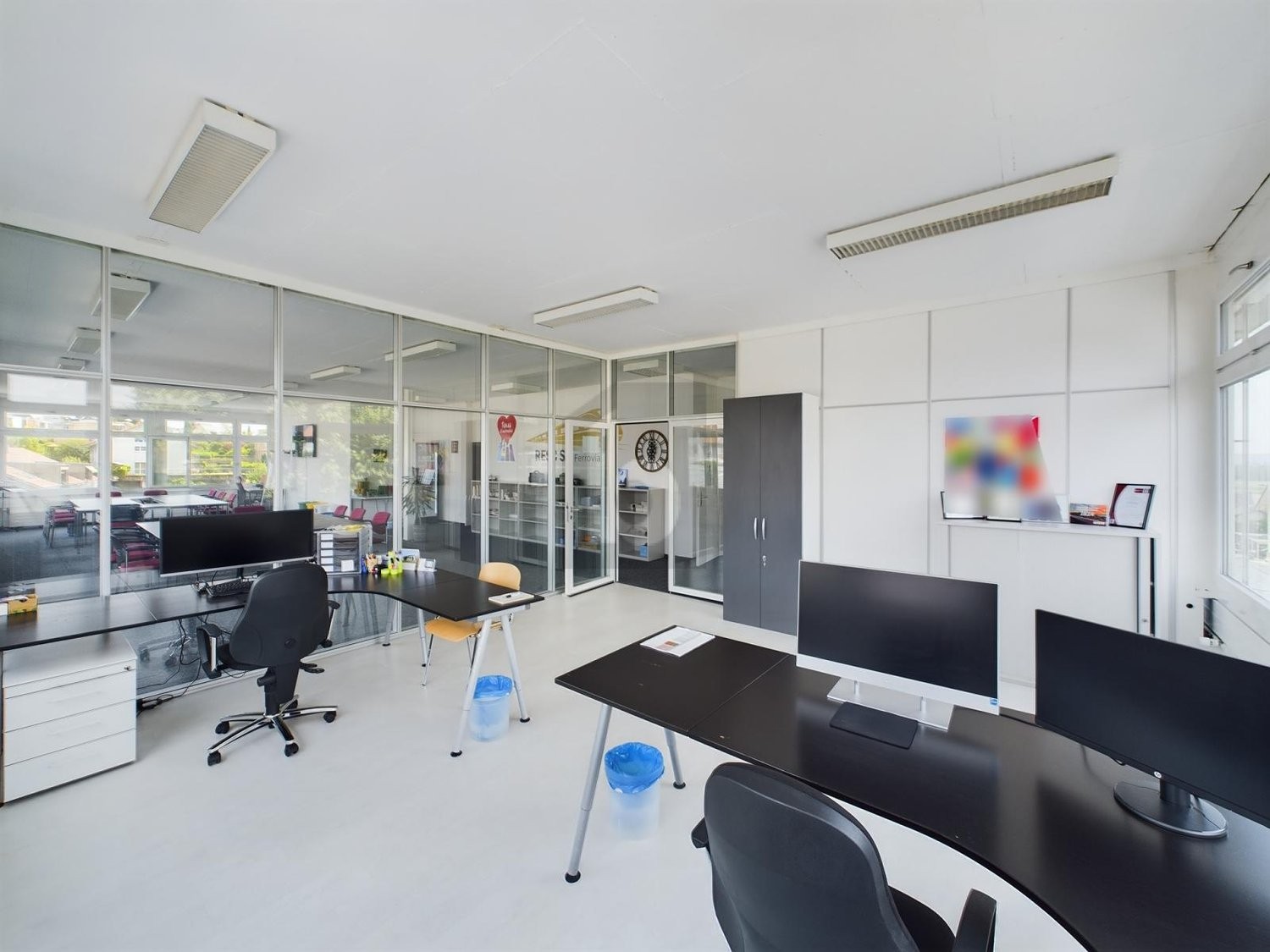 Bureau de 127m², photo 1 sur 3