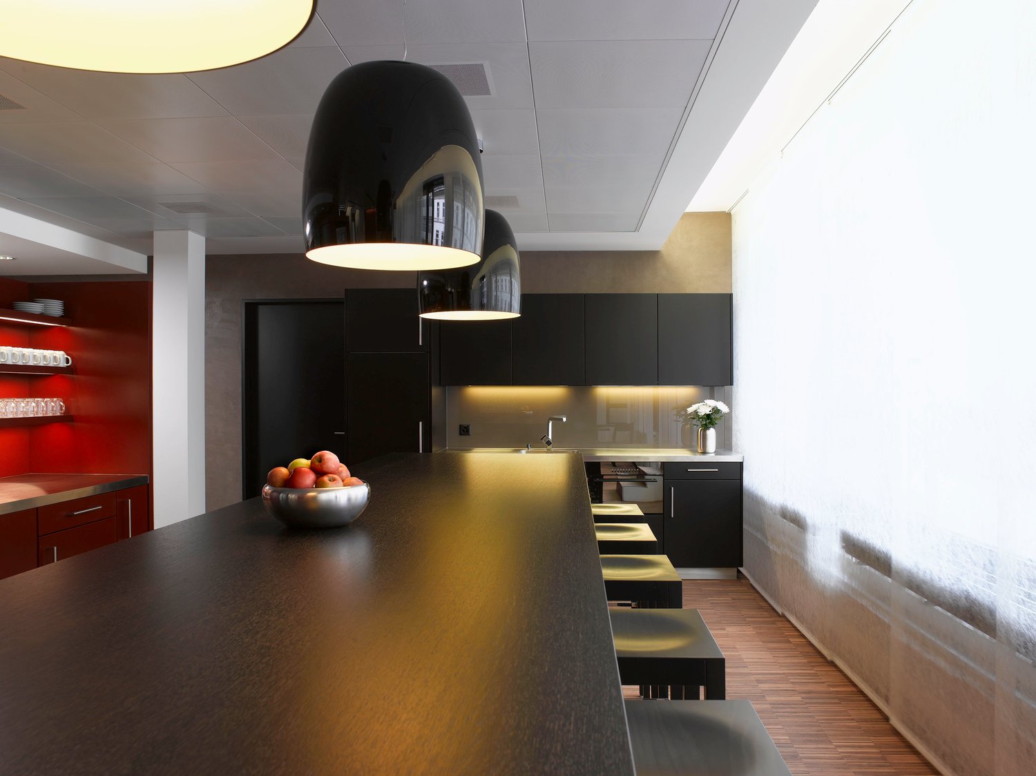 1700m² de bureaux, photo 1 sur 7