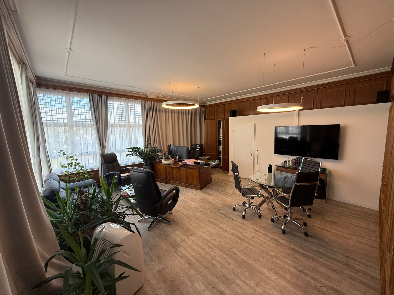 160m² commercial