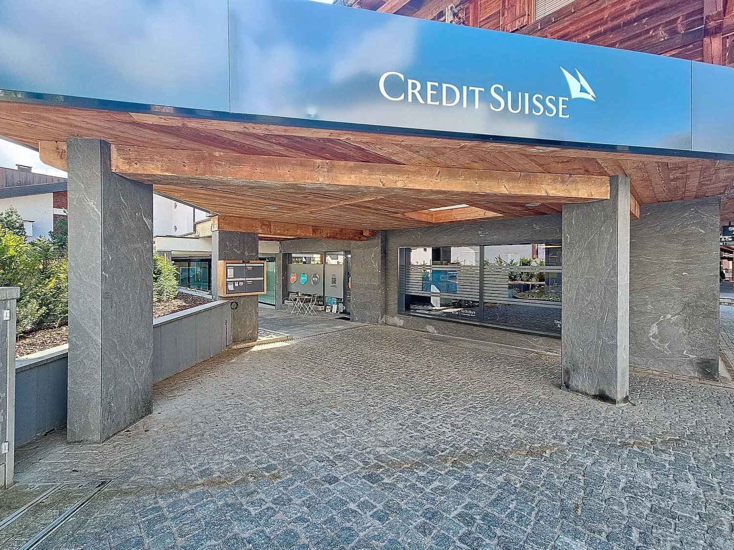 CENTRE COMMERCIAL DE 750m²