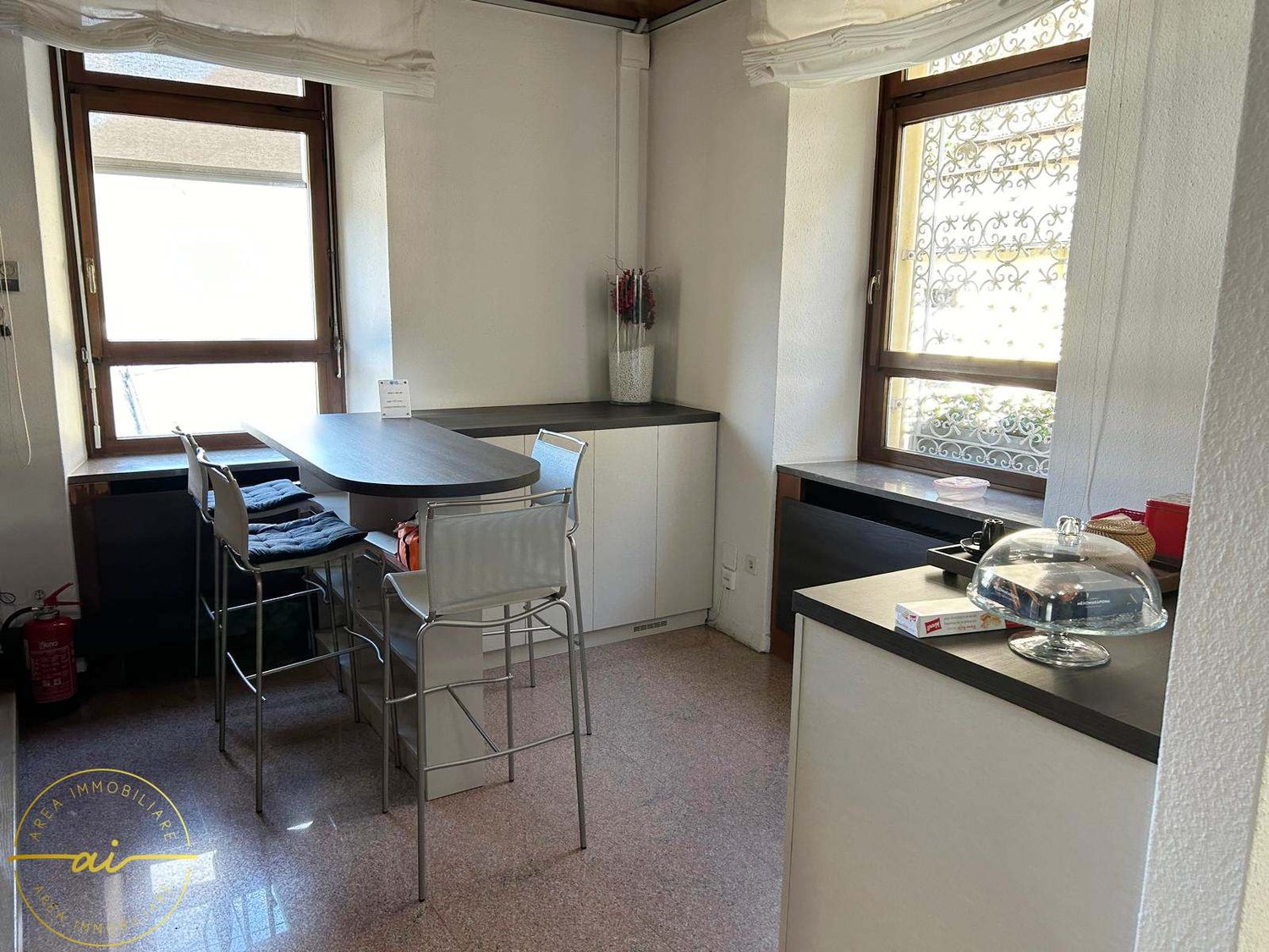 170m² bureau, photo 3 sur 5