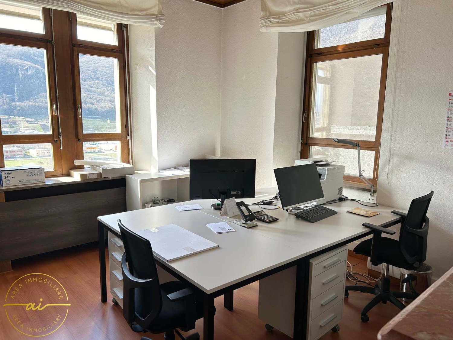 170m² bureau, photo 4 sur 5