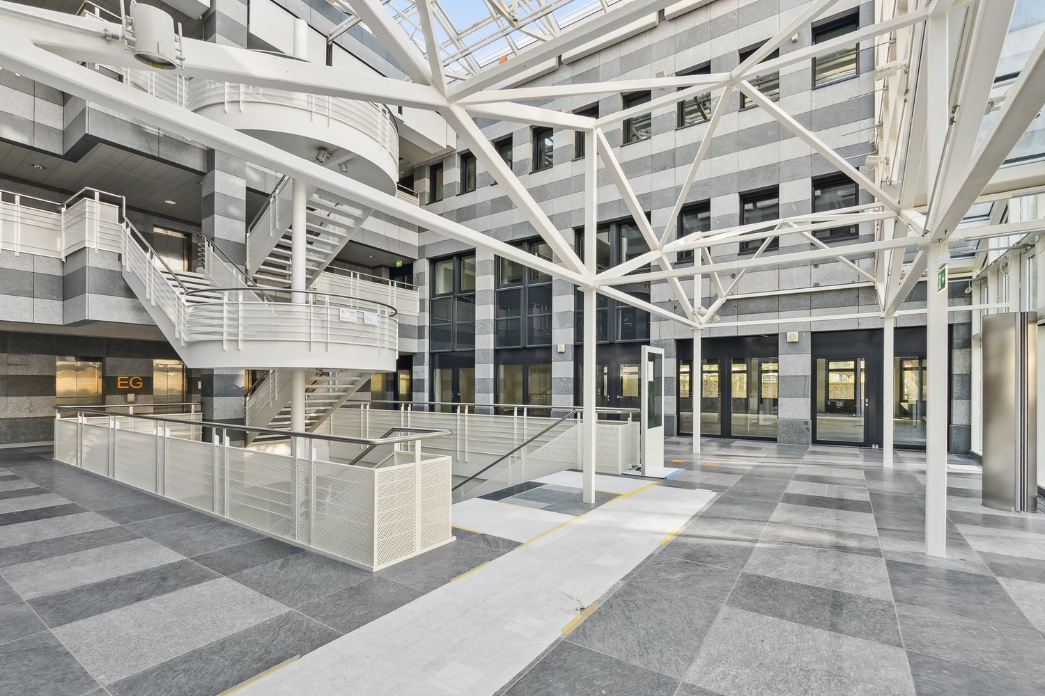 950m² bureau