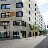 117m² commercial