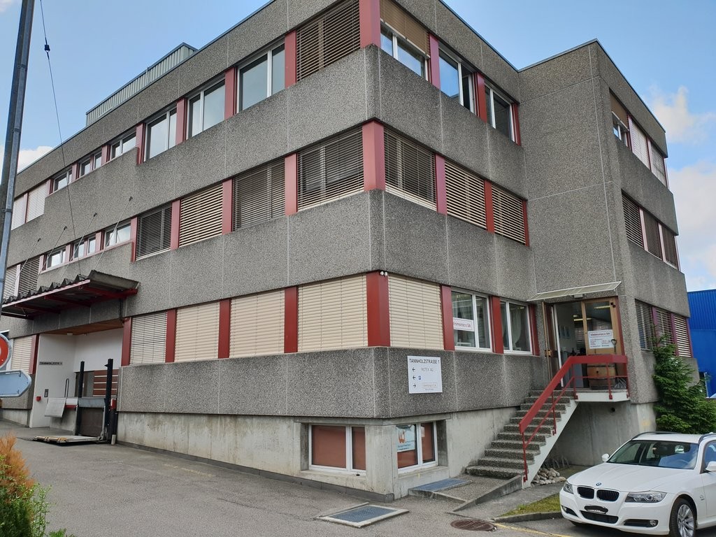 335m² commercial