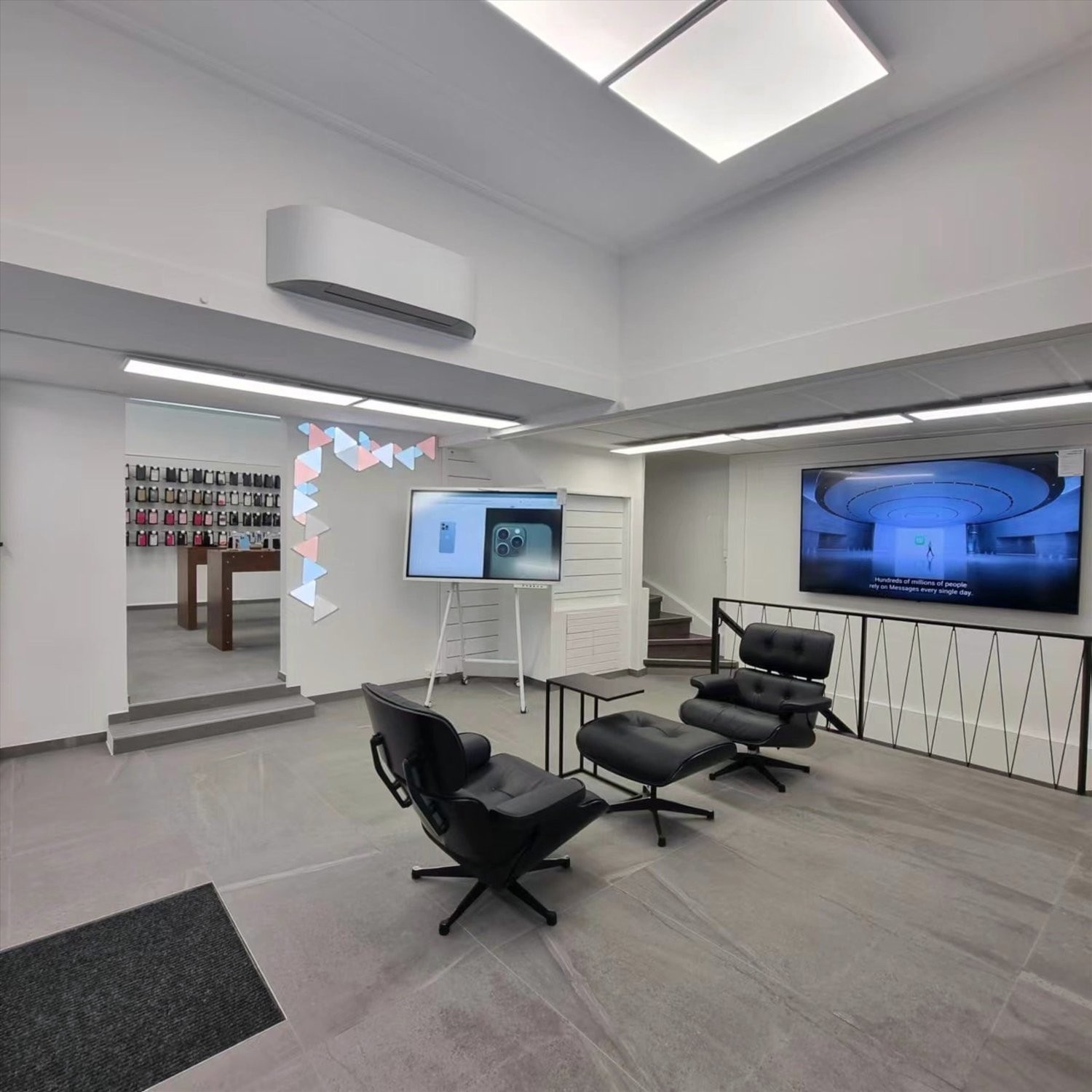 71m² shop