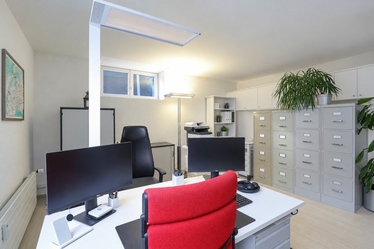 103m² commercial