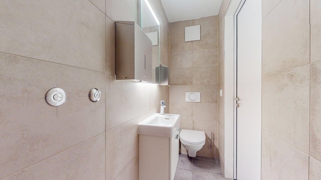 194m² commercial, photo 5 sur 7