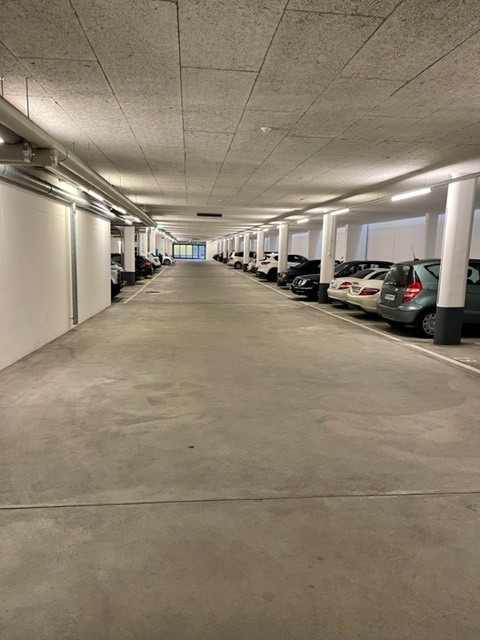 Place de parc souterrain

A louer immédiatement ou à convenir, des places de stationnement directement en face de la gare de Frauenfeld.

Intéressé ? N'hésitez pas à nous appeler., photo 2 sur 2