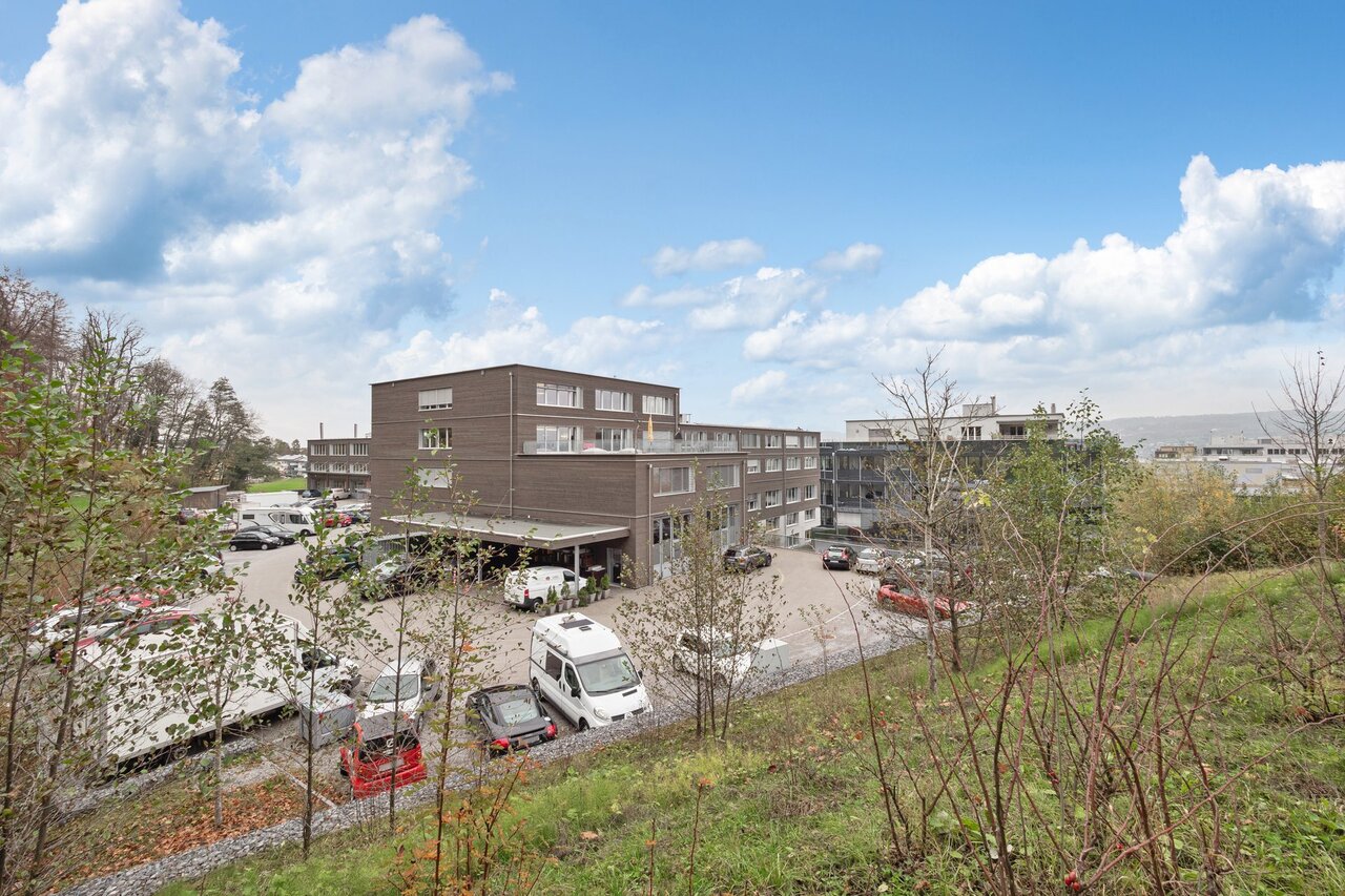 306m² commercial, photo 1 sur 8