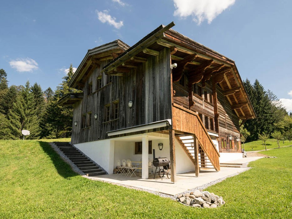 Maison individuelle de 5 pièces

Cette ferme luxueuse et magnifiquement restaurée a été conçue avec amour et soin. Elle est située sur 6 hectares de terrain et comprend des écuries pour chevaux.  
  
Vous profiterez de chaque détail luxueux de cette magnifique maison : la cuisine entièrement équipée, photo 2 sur 10