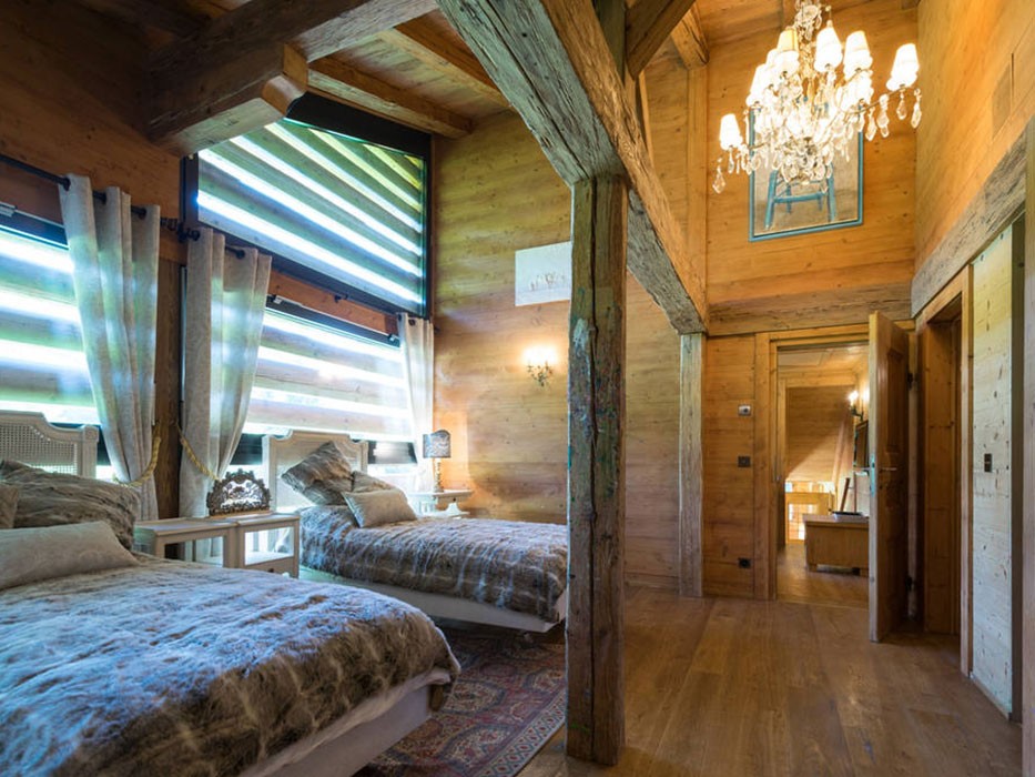 Maison individuelle de 5 pièces

Cette ferme luxueuse et magnifiquement restaurée a été conçue avec amour et soin. Elle est située sur 6 hectares de terrain et comprend des écuries pour chevaux.  
  
Vous profiterez de chaque détail luxueux de cette magnifique maison : la cuisine entièrement équipée, photo 4 sur 10