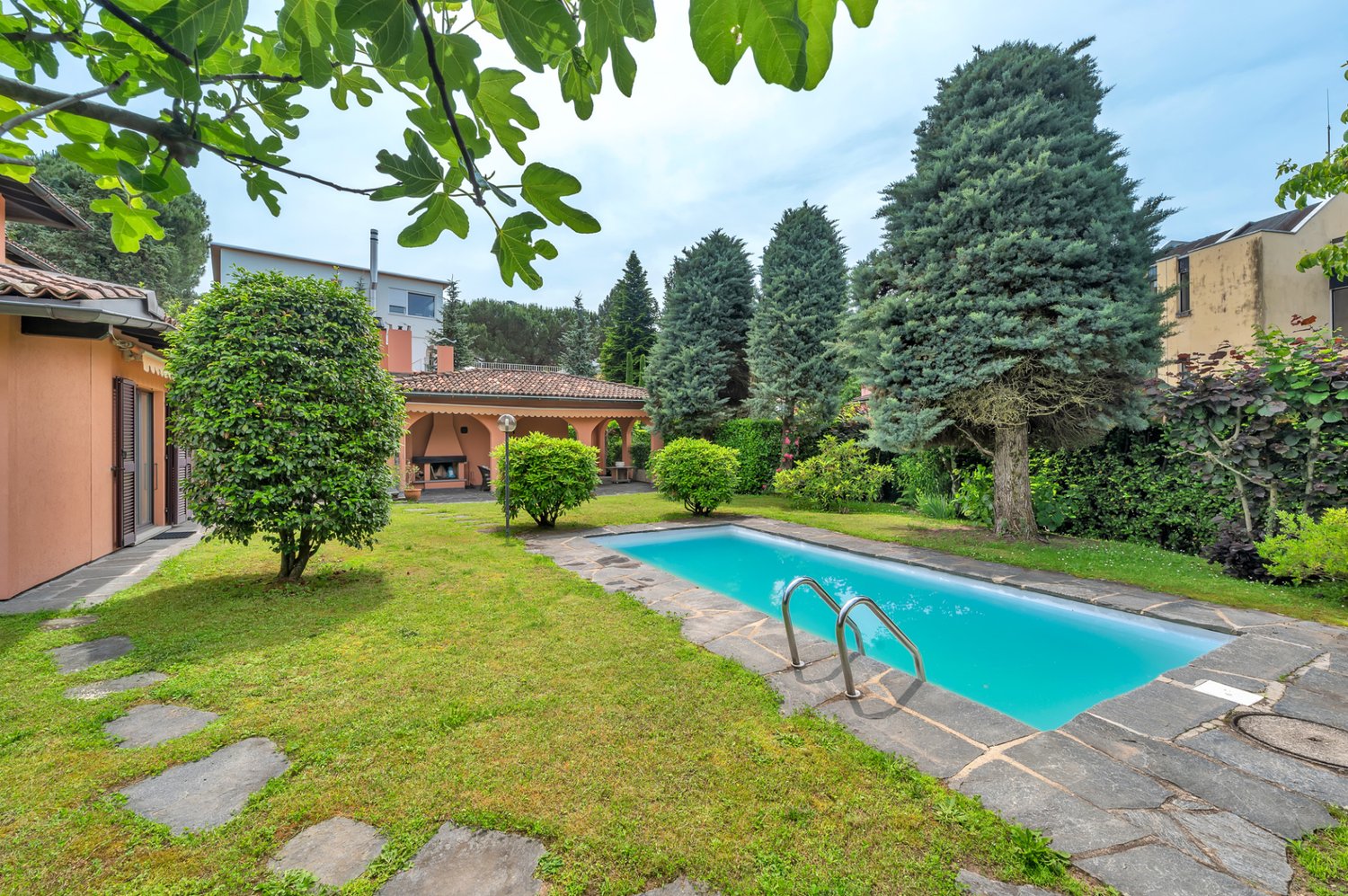 8 ½ pièces villa