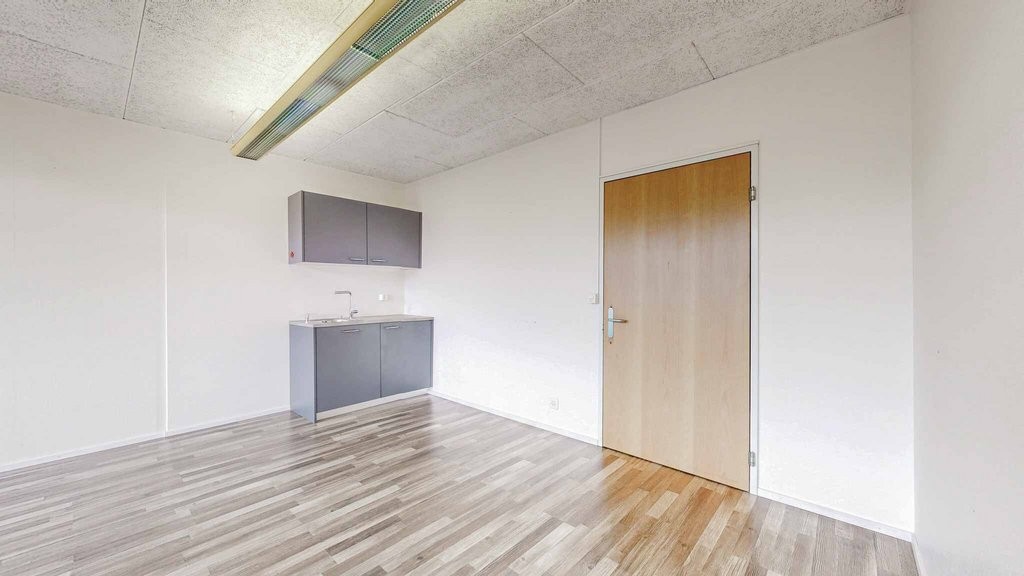 22m² office
