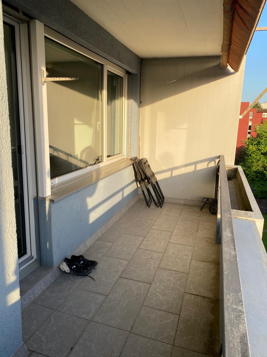 Chambre dans une colocation
Pour notre colocation d'étudiantes, nous recherchons une nouvelle colocataire pour le 1. septembre 2026.
Tu es une femme, âgée entre 19 et 25 ans ? Dans ce cas, nous nous réjouissons de ton contact., photo 8 sur 8