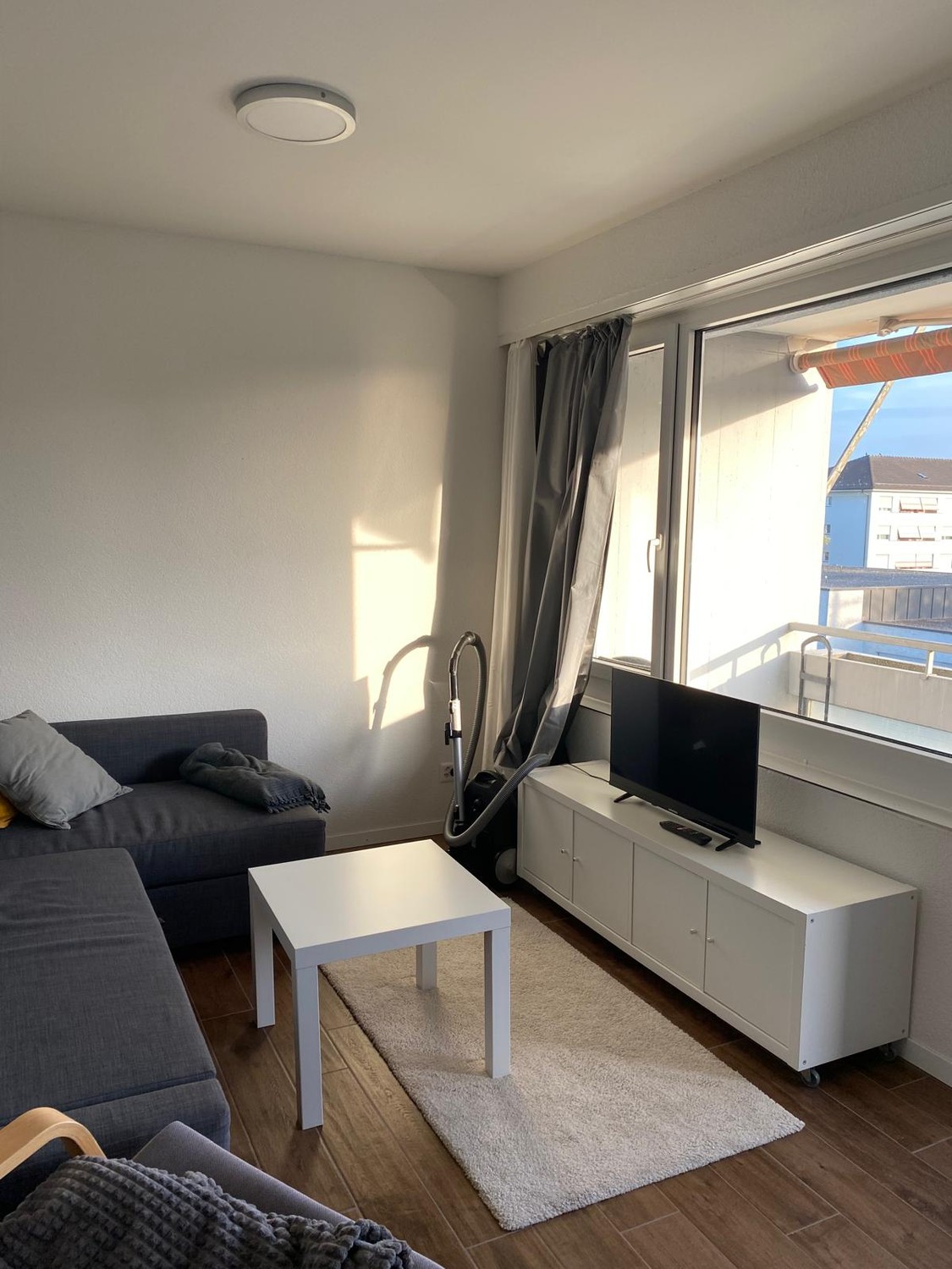 Chambre dans une colocation
Pour notre colocation d'étudiantes, nous recherchons une nouvelle colocataire pour le 1. septembre 2026.
Tu es une femme, âgée entre 19 et 25 ans ? Dans ce cas, nous nous réjouissons de ton contact., photo 4 sur 8