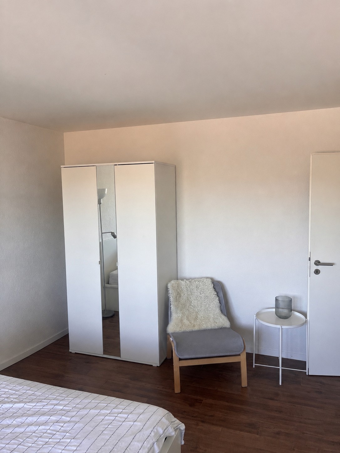 Chambre dans une colocation
Pour notre colocation d'étudiantes, nous recherchons une nouvelle colocataire pour le 1. septembre 2026.
Tu es une femme, âgée entre 19 et 25 ans ? Dans ce cas, nous nous réjouissons de ton contact., photo 2 sur 8