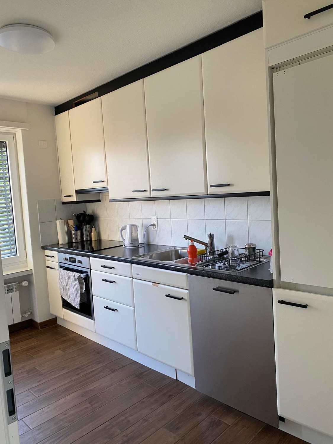 Chambre dans une colocation
Pour notre colocation d'étudiantes, nous recherchons une nouvelle colocataire pour le 1. septembre 2026.
Tu es une femme, âgée entre 19 et 25 ans ? Dans ce cas, nous nous réjouissons de ton contact., photo 3 sur 8