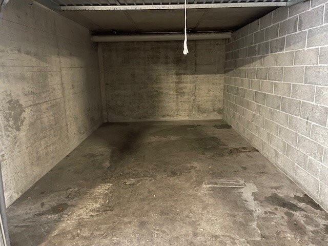 Single garage, photo 1 sur 2