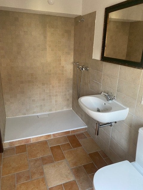 Appartement duplex de 2.5 pièces, 2 WC, avec ascenseur
Entièrement rénové (2019) avec petit jardin