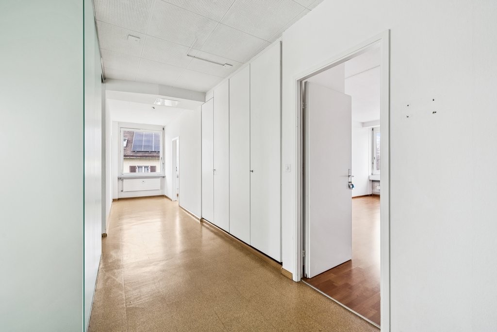 161m² cabinet