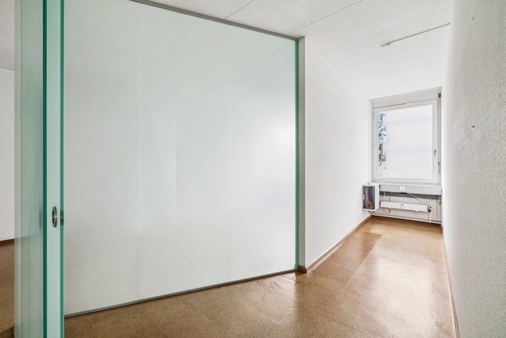 161m² cabinet