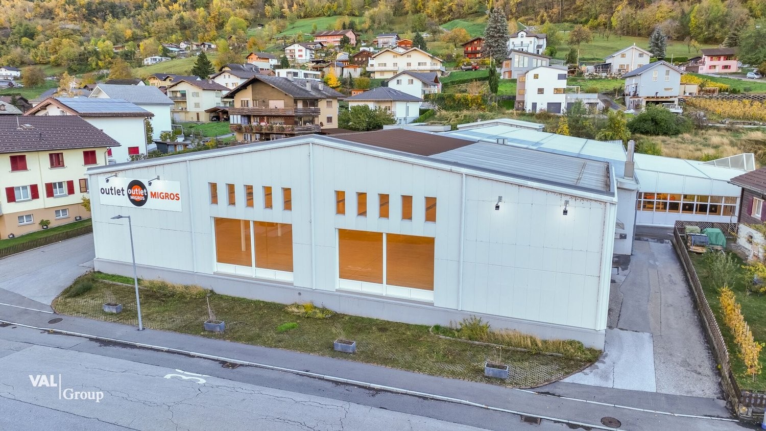 1190m² commercial, photo 1 sur 10