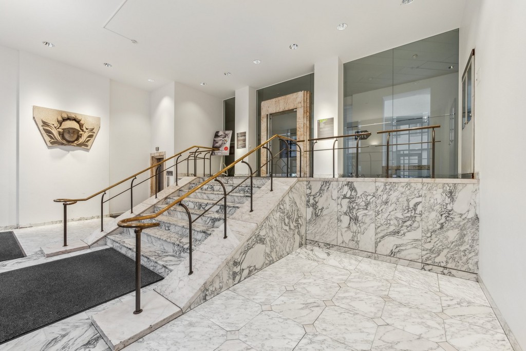 300-1500m² office