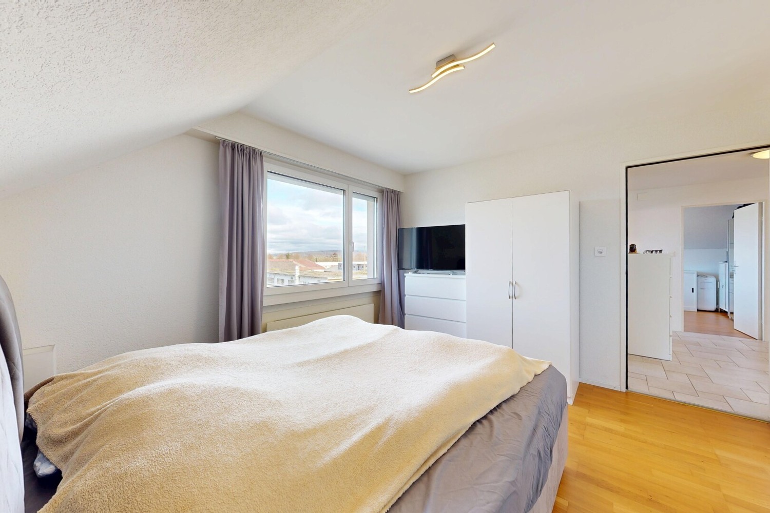 Chambre en colocation

À partager, un appartement calme de 4½ pièces d'environ 105,5 m² à Bättwil. L'appartement n'est occupé que par deux personnes (DIR & MIR) et offre ainsi beaucoup d'espace et d'intimité.

Sont à disposition :

1–2 chambres privées, meublées ou selon accord
grand espace de vie e