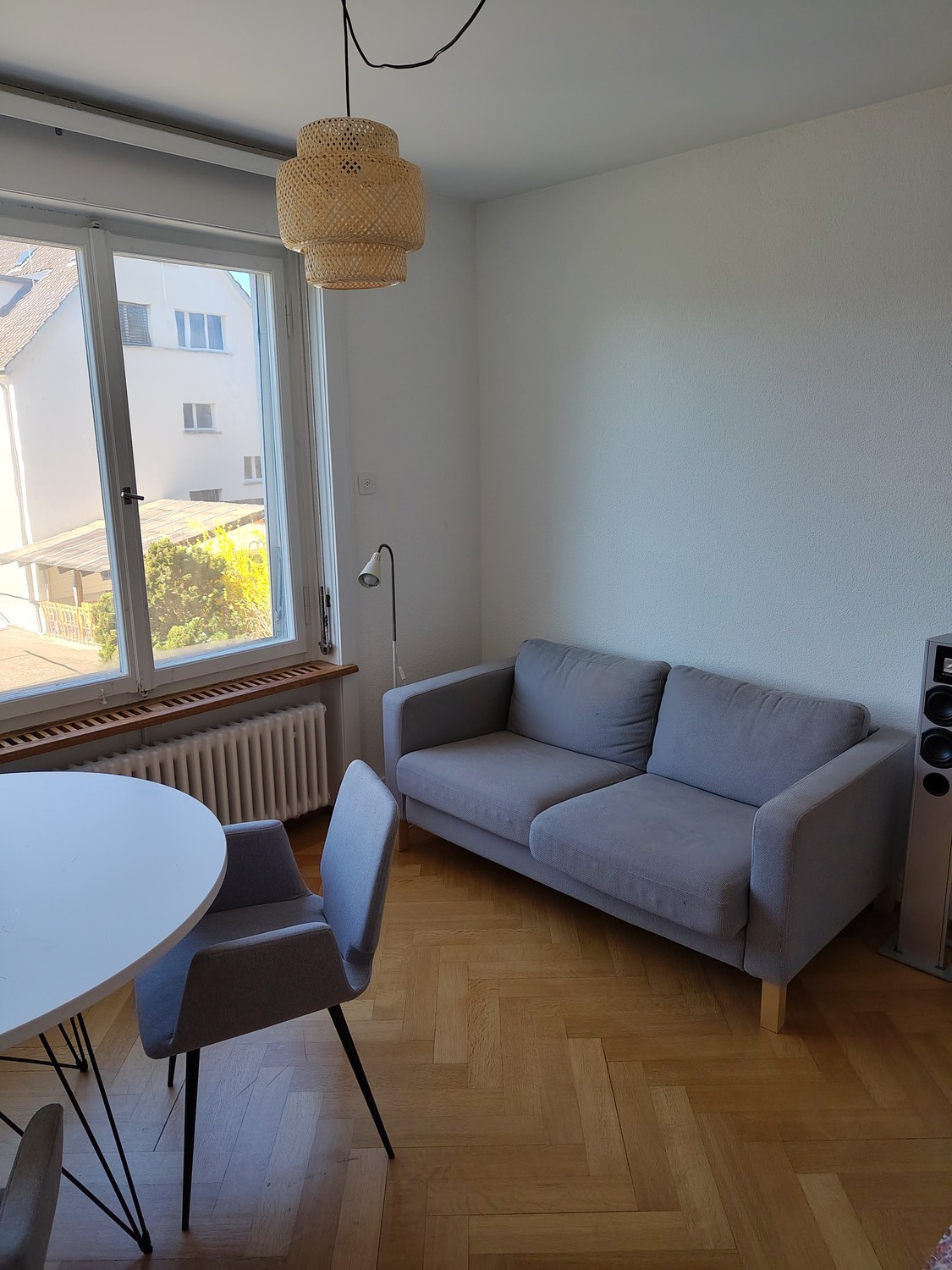 Chambre dans une colocation

Nous parlons allemand et anglais

Je loue une chambre entièrement meublée dans un bel appartement à Küsnacht du 26. Oct. 2026 jusqu'au 31. Jan 27 au moins (très probablement plus longtemps). Des séjours plus courts sont également possibles.

La connexion avec Zurich est , photo 4 sur 8