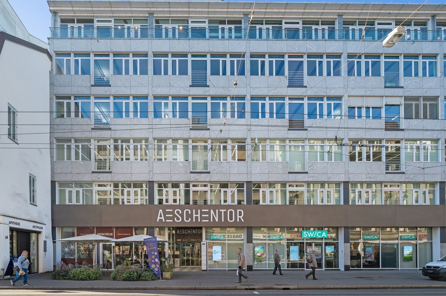 121m² commercial, photo 1 sur 4