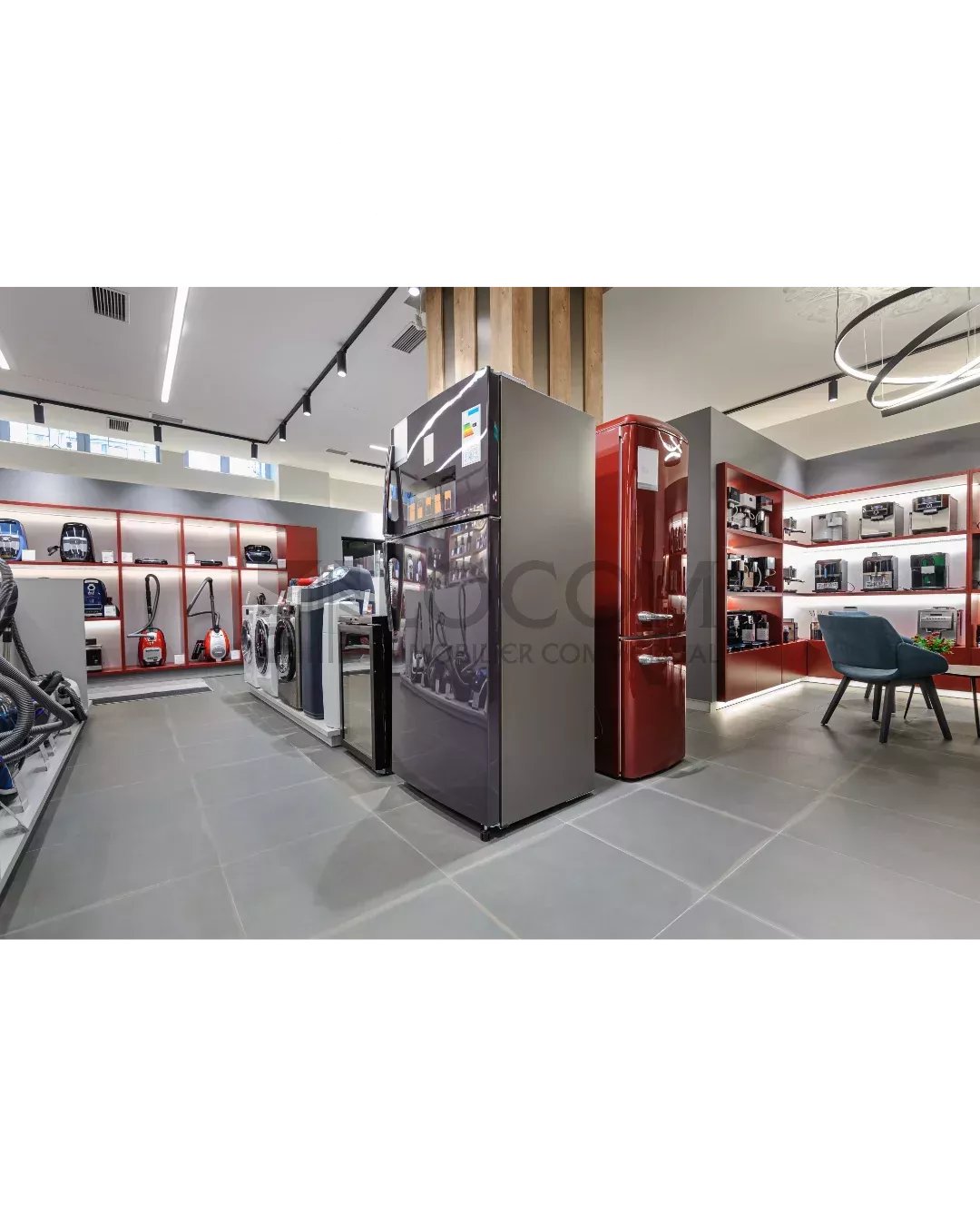 300m² shop