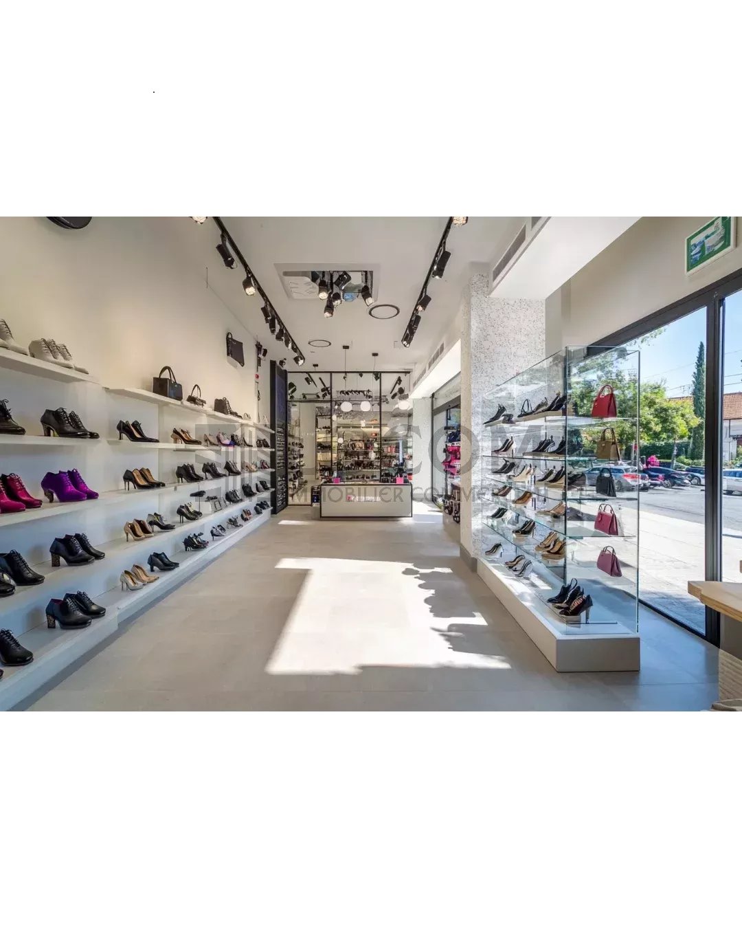 300m² shop
