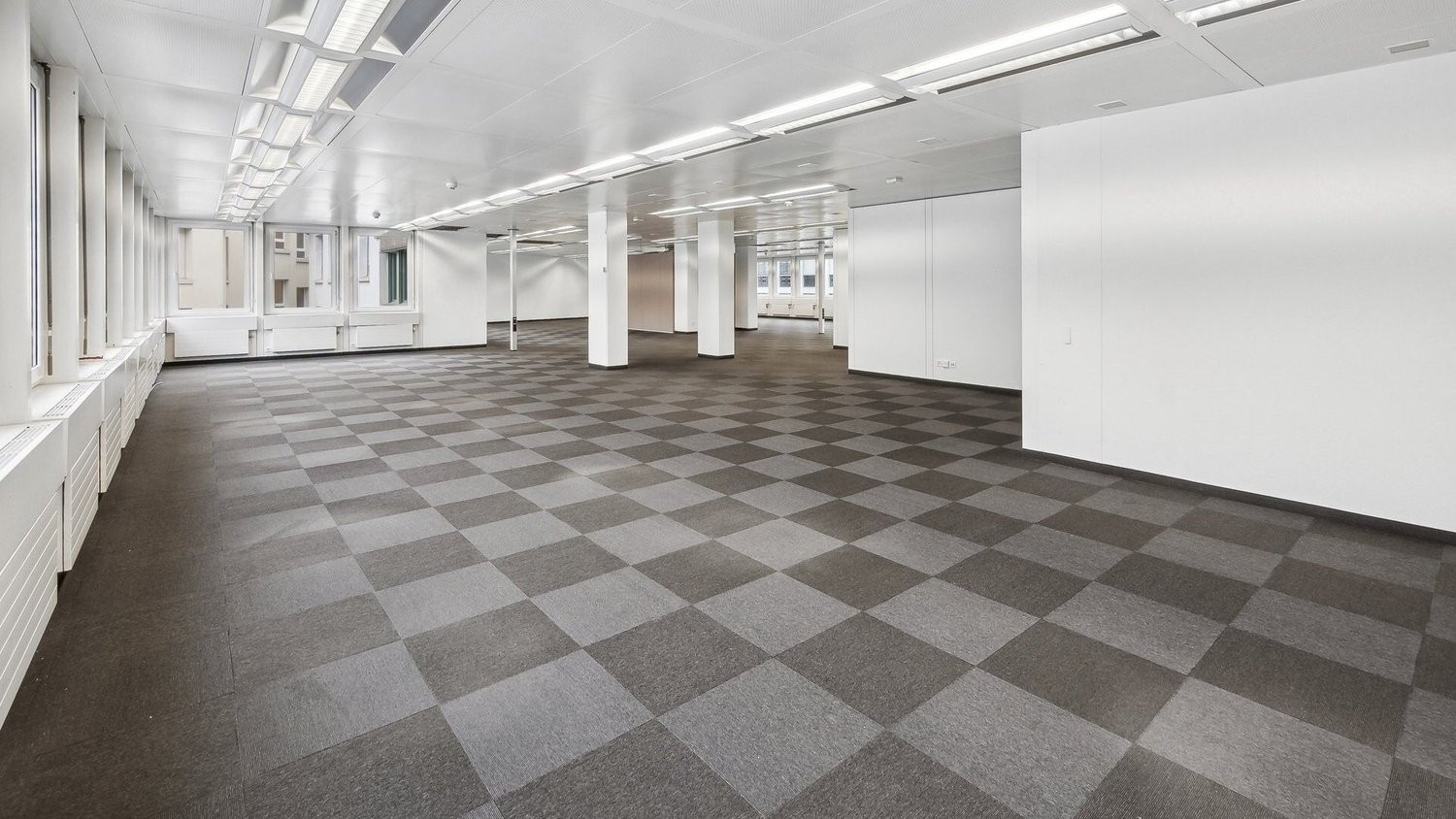 371m² bureau