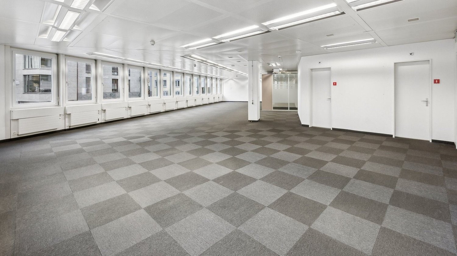 371m² bureau