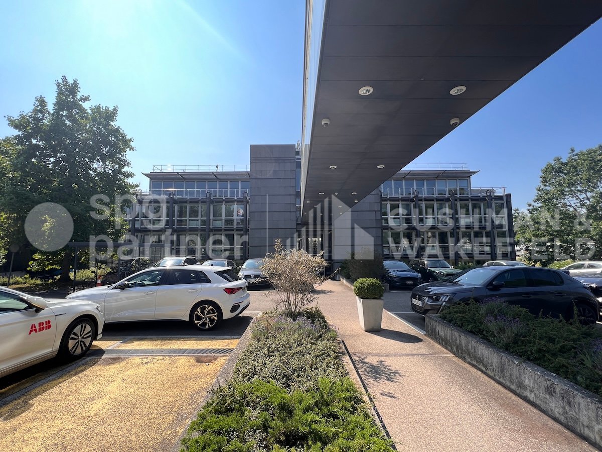 1600m² office