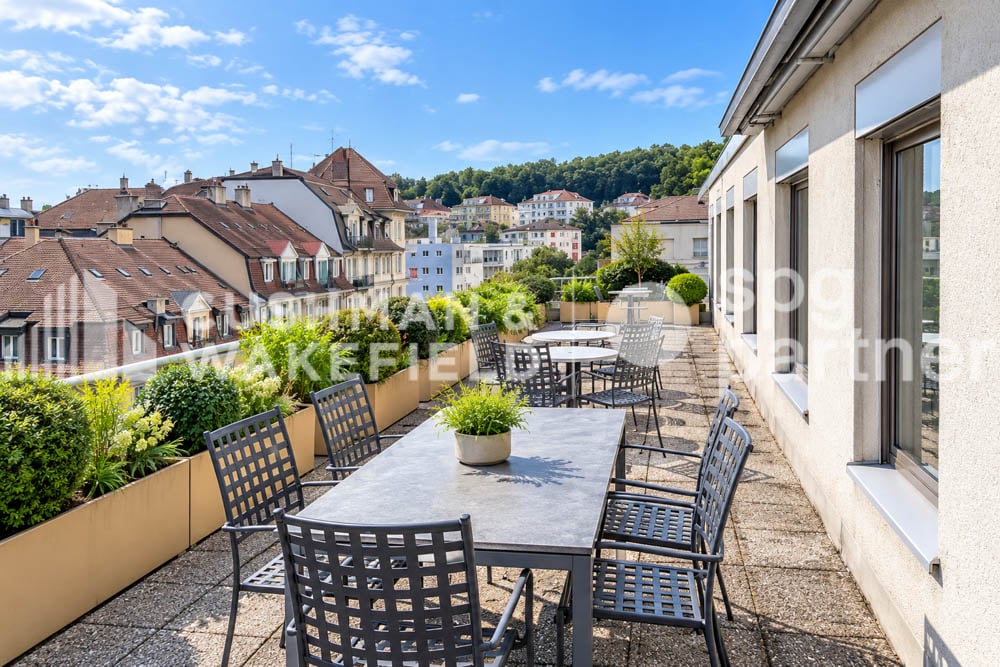 1410m² office
