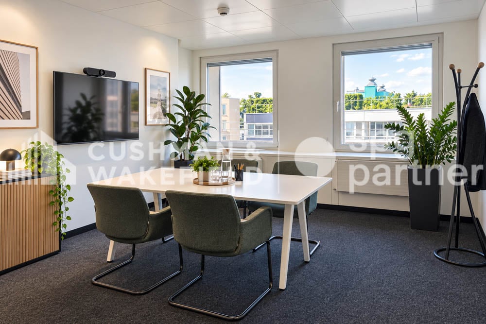 1410m² office