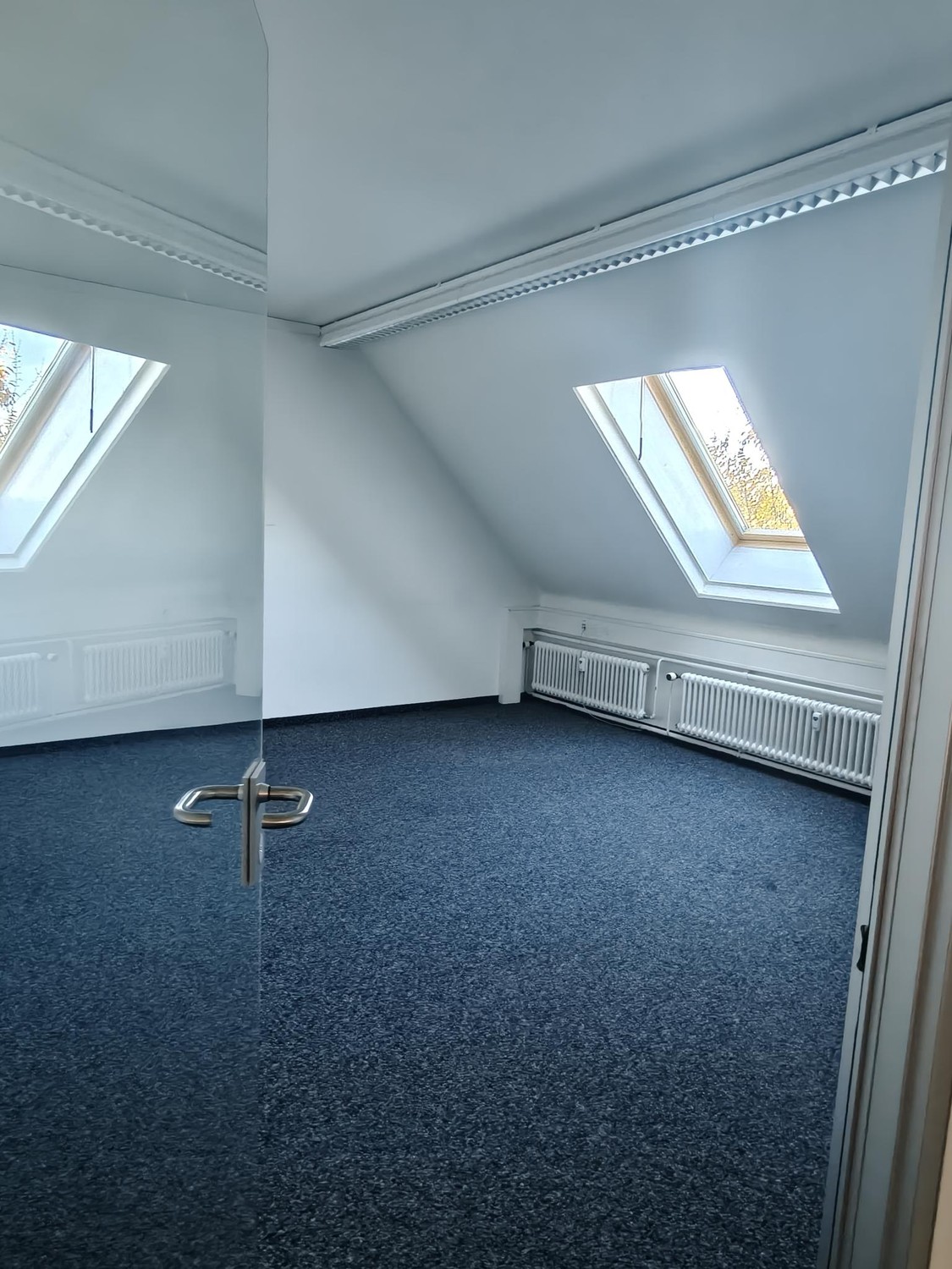 365m² office
