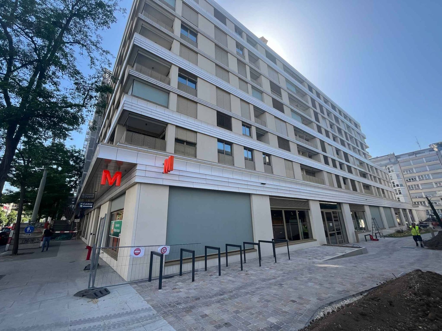 322m² arcade