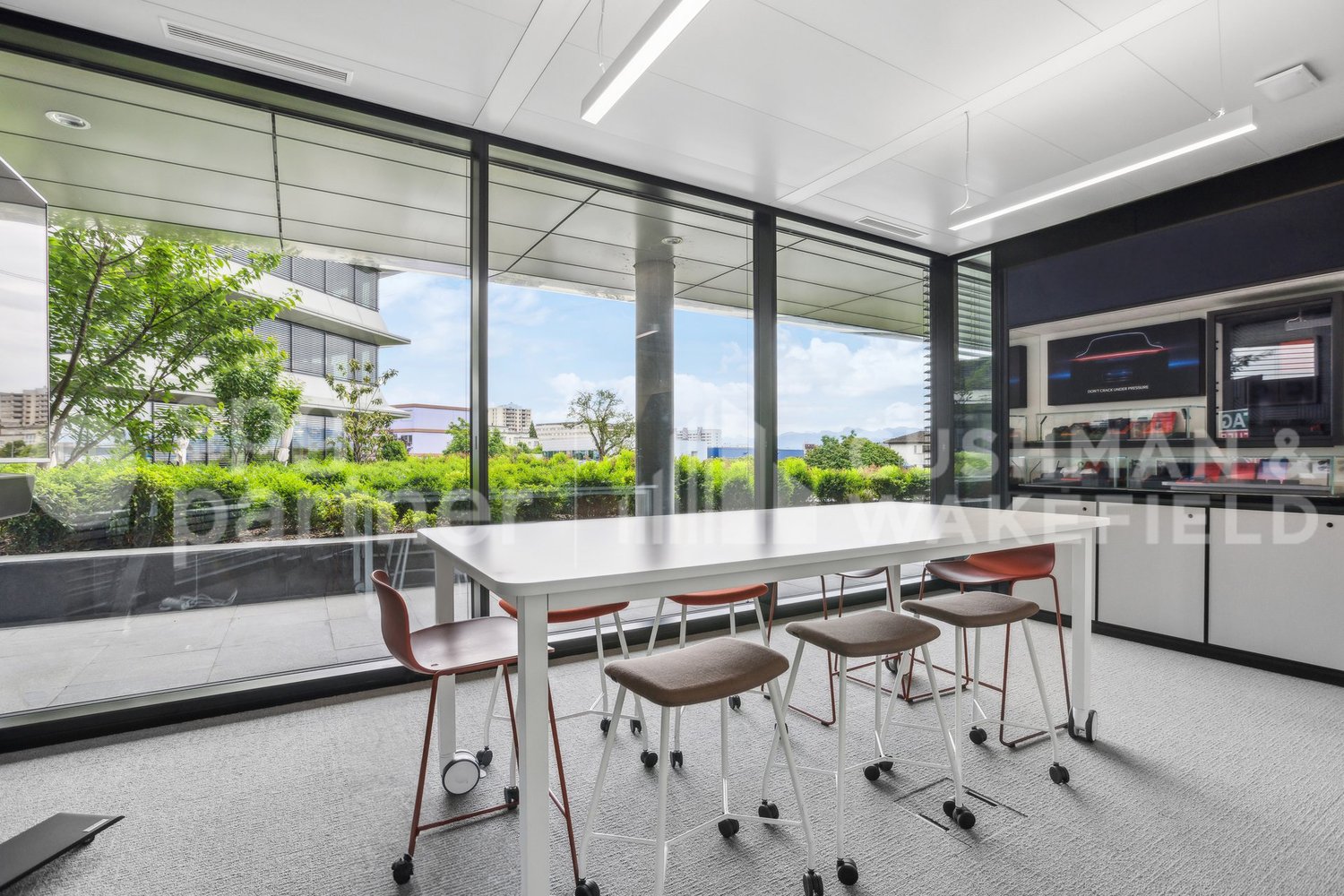 1000m² office